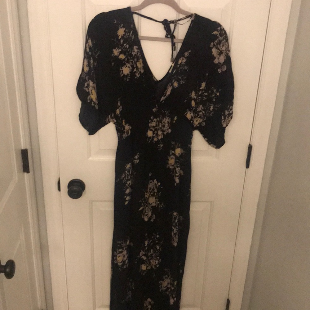 Lovestitch Maxi Dress. 🌷